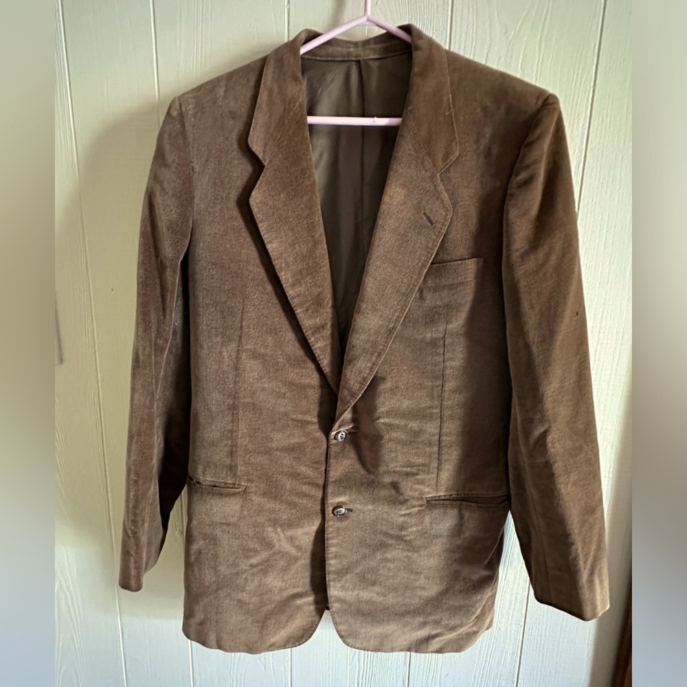 Vintage velour sports jacket. Like new condition, hardly worn. Italian RADAELLI